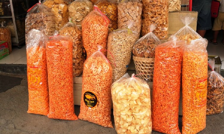 Jajanan Lebaran Kiloan untuk Keluarga dan Tamu